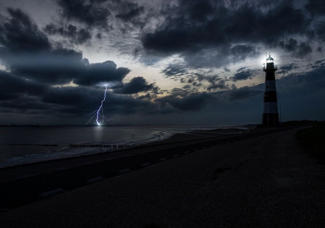 Burza nad Bałtykiem: Potęga natury w najlepszym wydaniu 