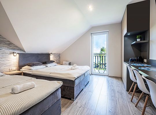 Pokój trzyosobowy (poddasze)