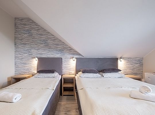 Pokój trzyosobowy (poddasze)