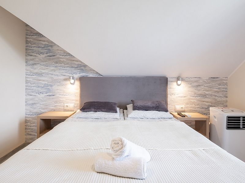 Pokój dwuosobowy (poddasze)